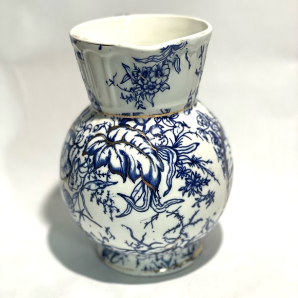 Blue & white floral ceramic Tea pitcher - Picture 3 of 11